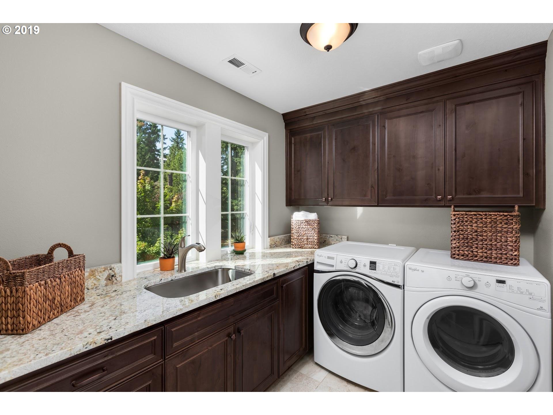 18970 Bryant Road Lake Oswego, OR 97034 - Photo 16 of 26 Gallery Image 16