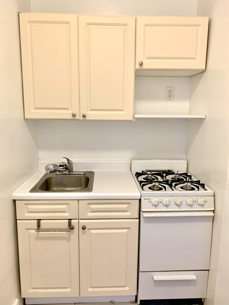 10 Bethune Street, Unit 2B Manhattan, NY 10014 - Photo 10 of 17