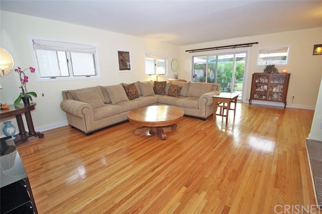 25123 Wheeler Road Newhall, CA 91321 - Photo 3 of 15