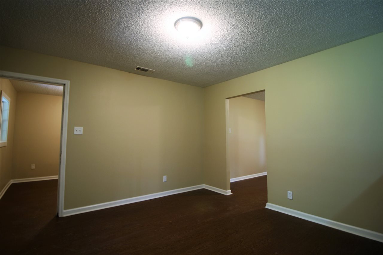 5174 Valdaz Road Memphis, TN 38109 - Photo 7 of 25 Gallery Image 7