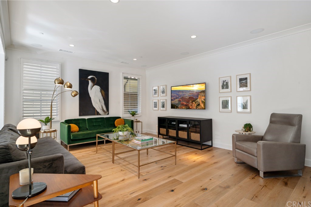 116 Mosswood Irvine, CA 92620 - Photo 11 of 42 Another view of the spacious great room.