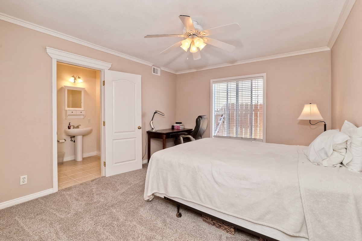 2022 Oceanview Road, Unit B Oceanside, CA 92056 - Photo 18 of 25 Gallery Image 18
