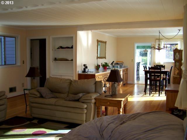 275 Southwest Westwinds Road White Salmon, WA 98672 - Photo 9 of 16 Gallery Image 9