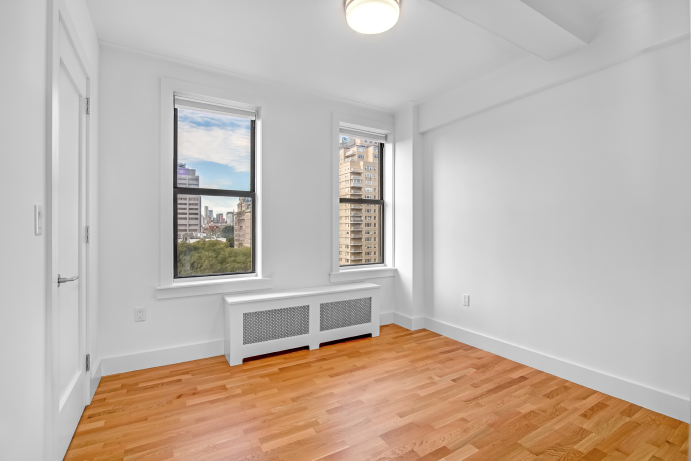 301 East 21st Street, Unit 8E Manhattan, NY 10010 - Photo 3 of 7
