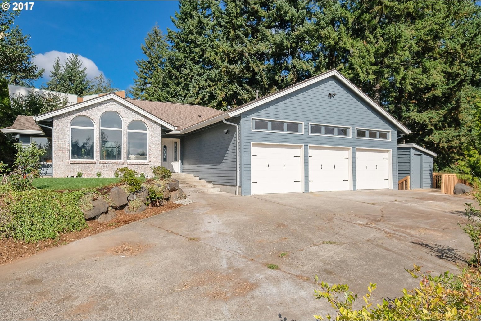 10127 Southwest Lancaster Road Portland, OR 97219 - Photo 1 of 23 Gallery Image 1