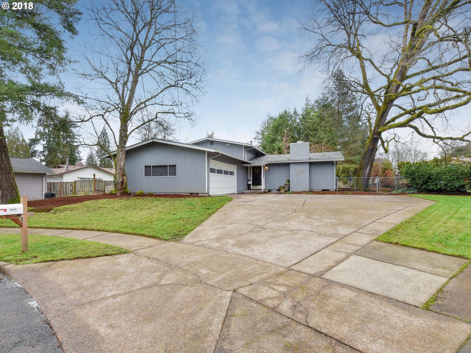 6670 Southwest Pinecrest Court Beaverton, OR 97008 - Photo 2 of 32 Gallery Image 2