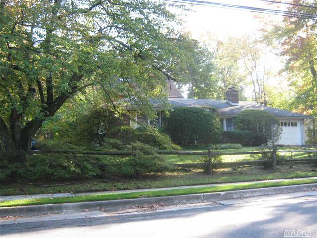 32 Vista Hill Road Great Neck, NY 11021 - Photo 8 of 8 Gallery Image 8