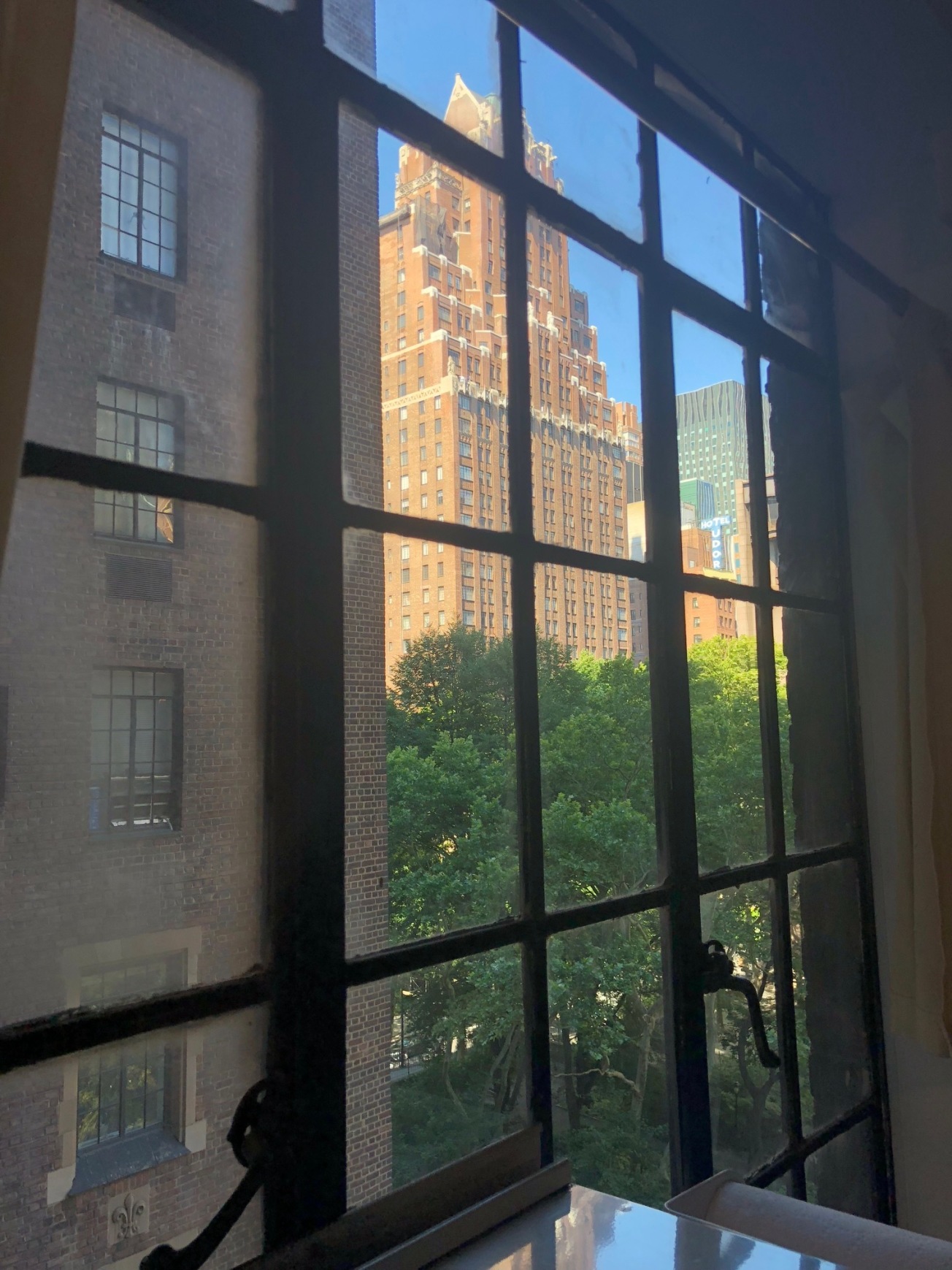 45 Tudor City Place, Unit 706 Manhattan, NY 10017 - Photo 2 of 6