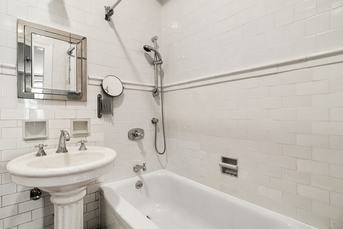 17 West 9th Street, Unit 2F Manhattan, NY 10011 - Photo 5 of 8