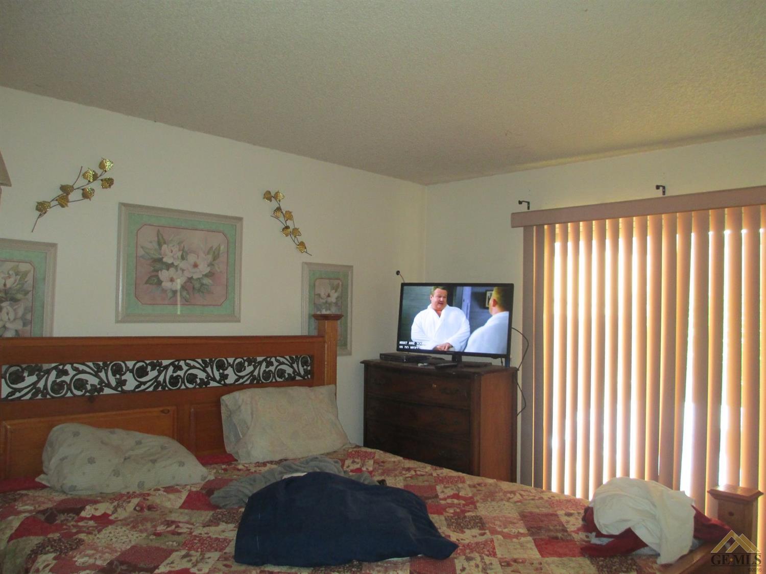 7508 Segrue Road Lamont, CA 93241 - Photo 11 of 16