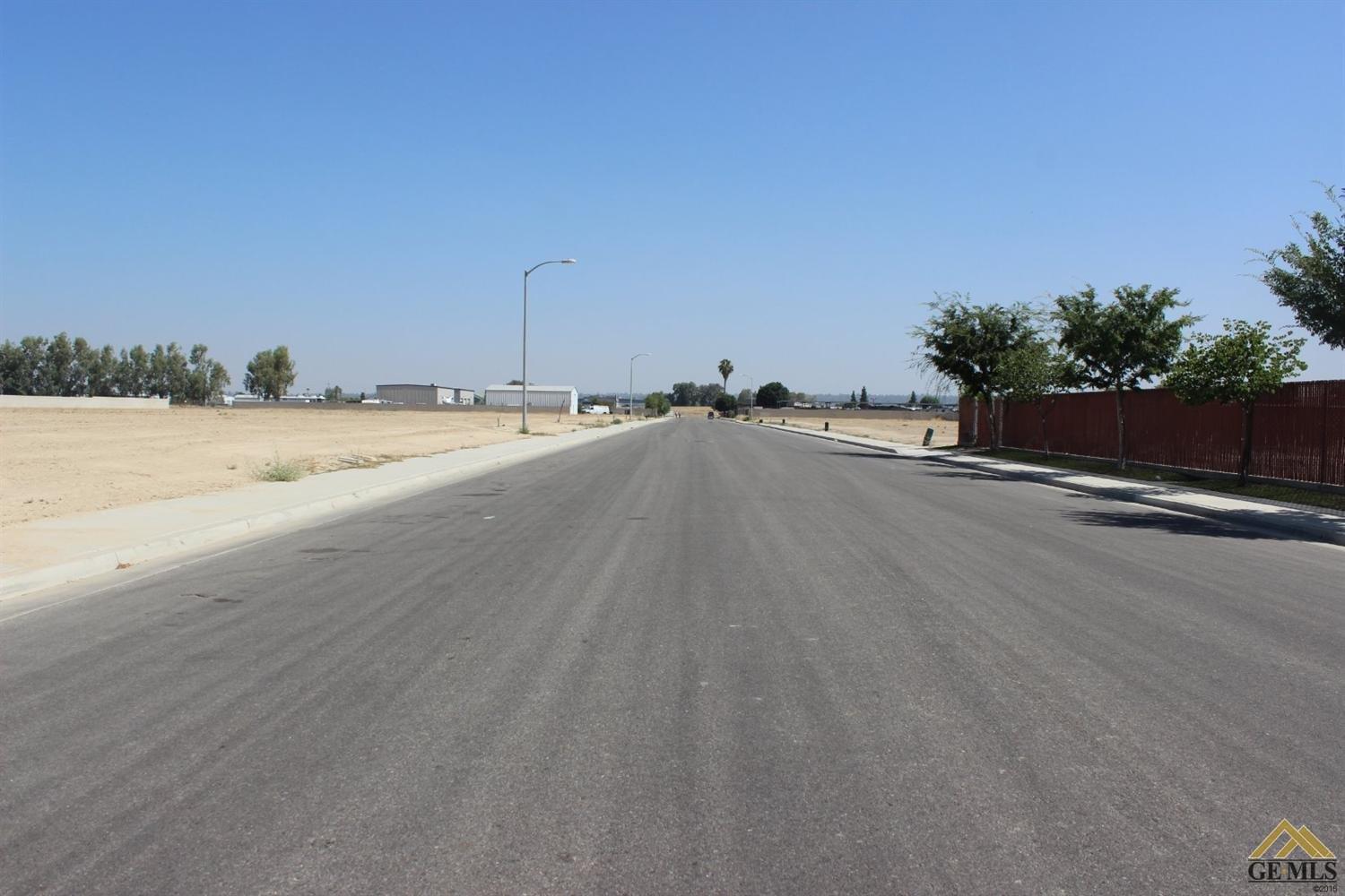 702 Workman Street Bakersfield, CA 93307 - Photo 2 of 6