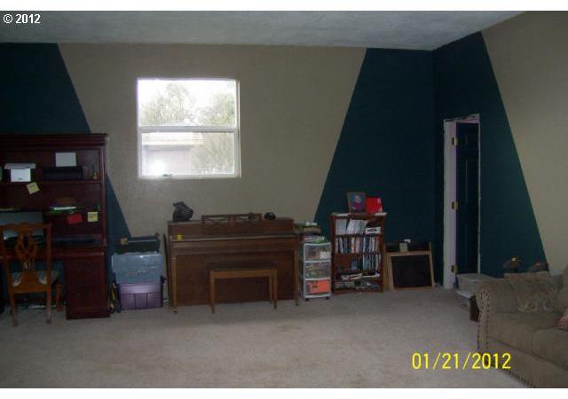 45690 Northwest Strohmayer Road Forest Grove, OR 97116 - Photo 6 of 13 Gallery Image 6