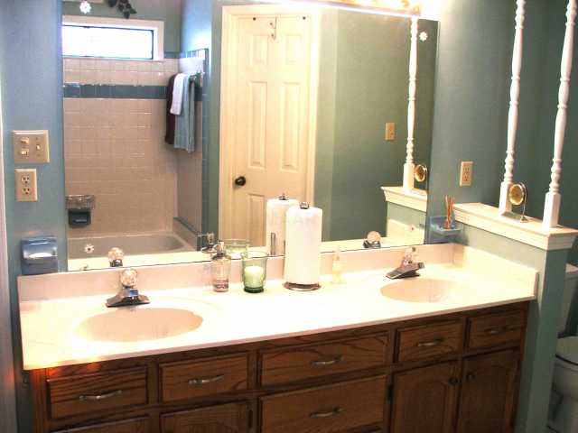 4493 Quail Ridge Trail Memphis, TN 38141 - Photo 7 of 11 Private master bath includes double vanity, his & her closets and separate tub & shower.