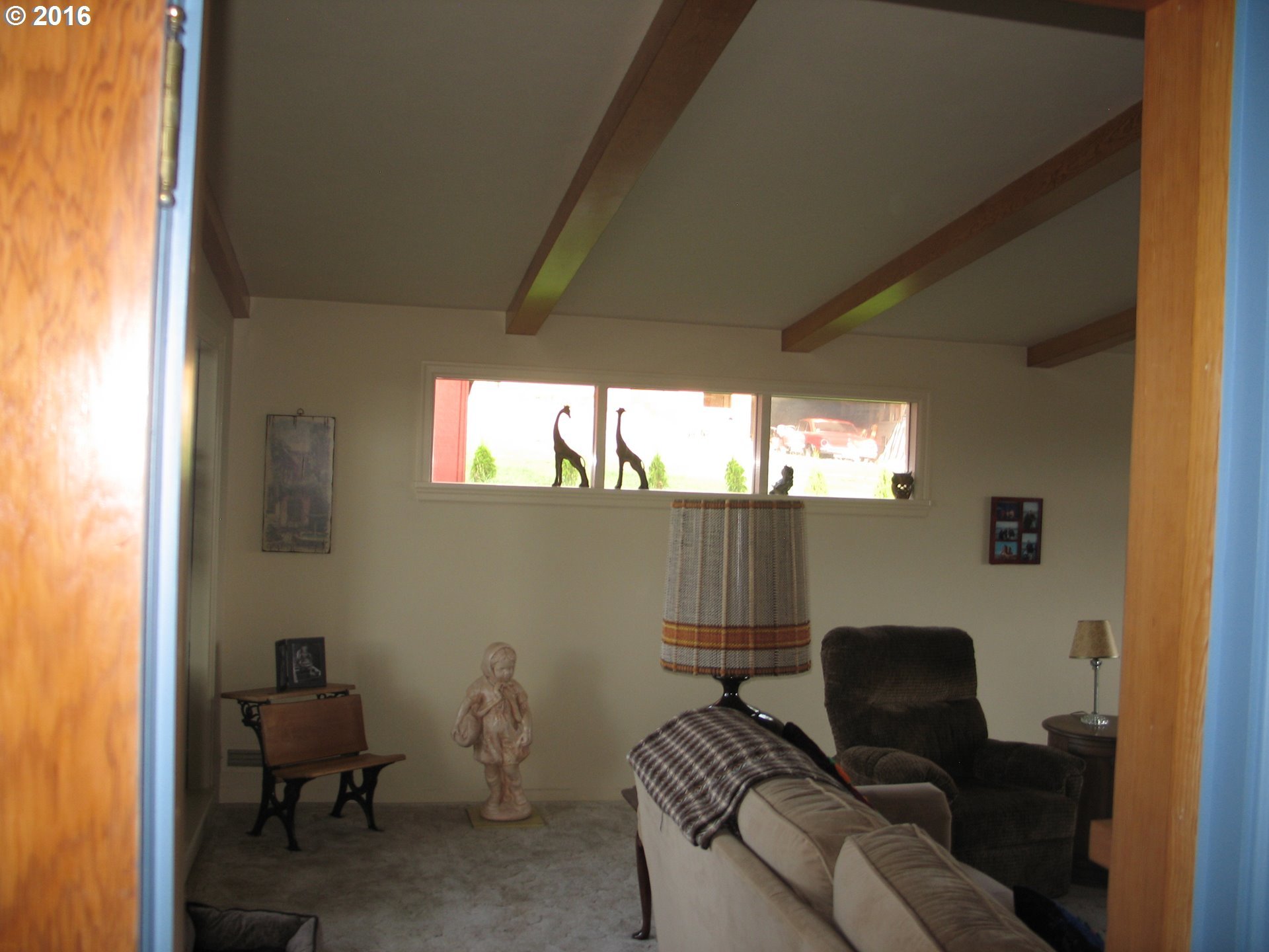 1693 Country Club Road Hood River, OR 97031 - Photo 17 of 31 Gallery Image 17