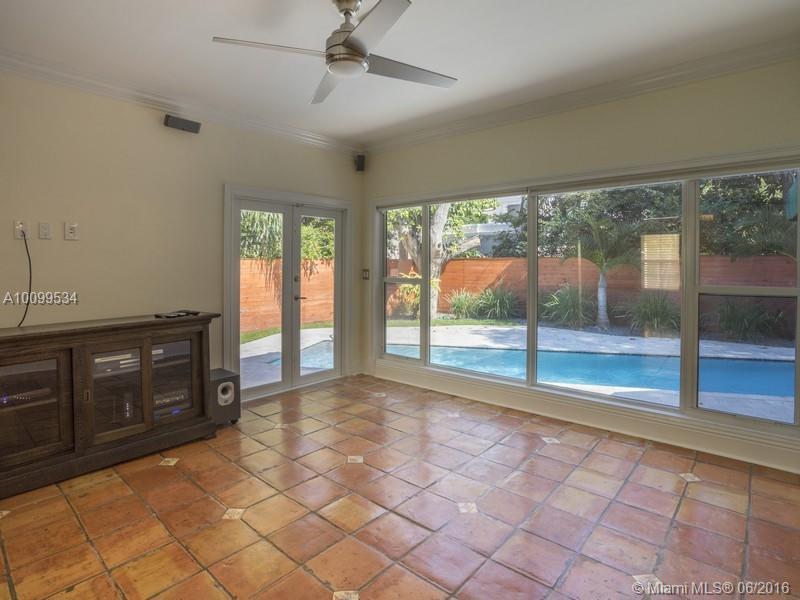560 Northeast 57th Street Miami, FL 33137 - Photo 7 of 31