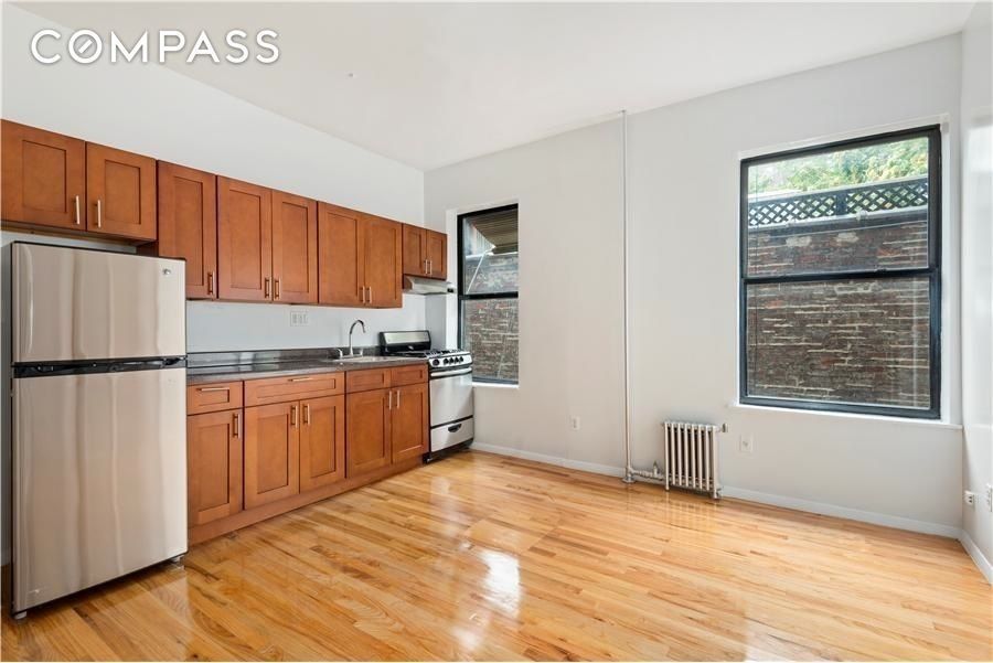 160 Waverly Place, Unit 12A Manhattan, NY 10014 - Photo 2 of 4 Gallery Image 2