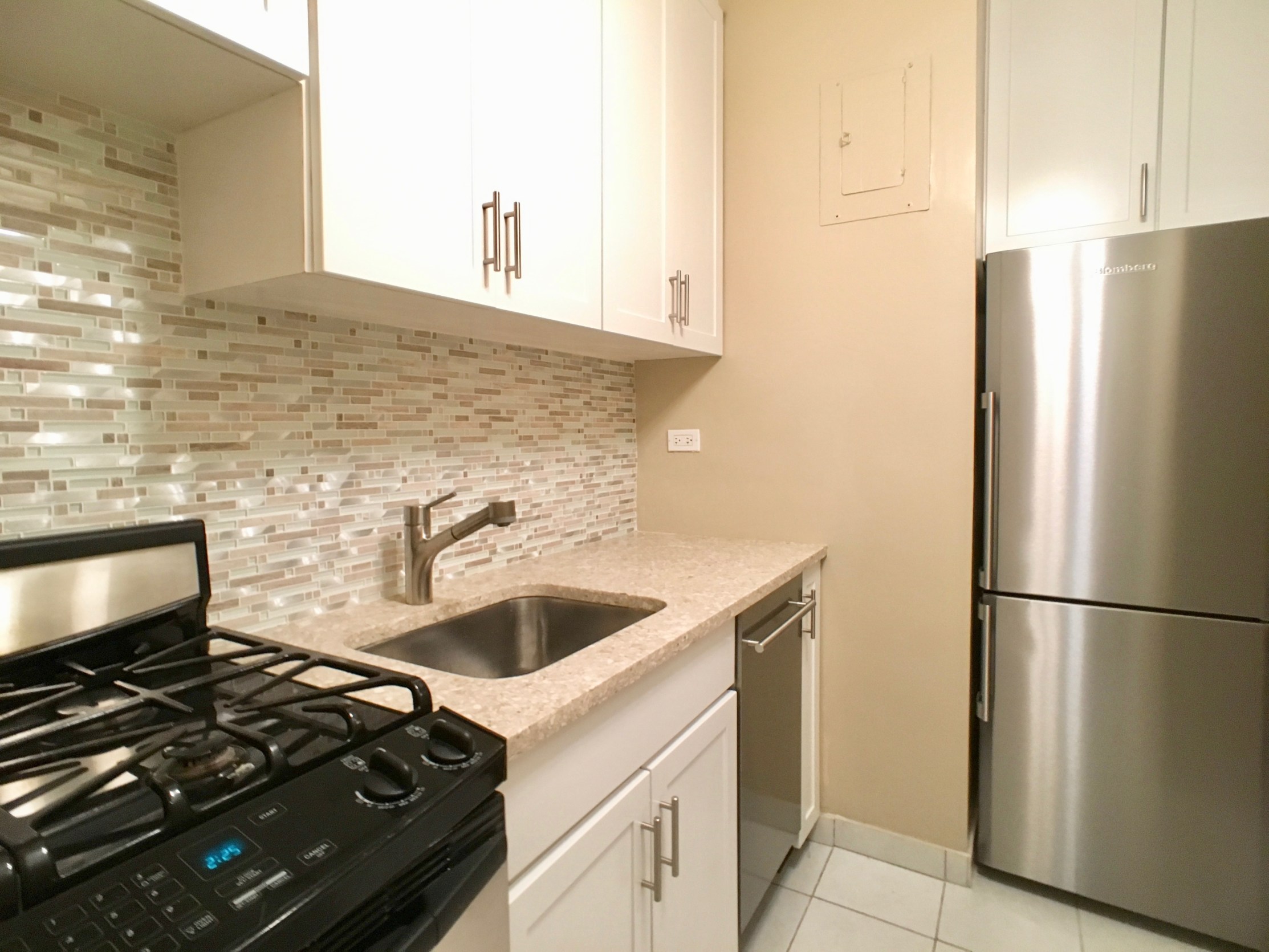 155 East 76th Street, Unit 2C Manhattan, NY 10021 - Photo 4 of 10