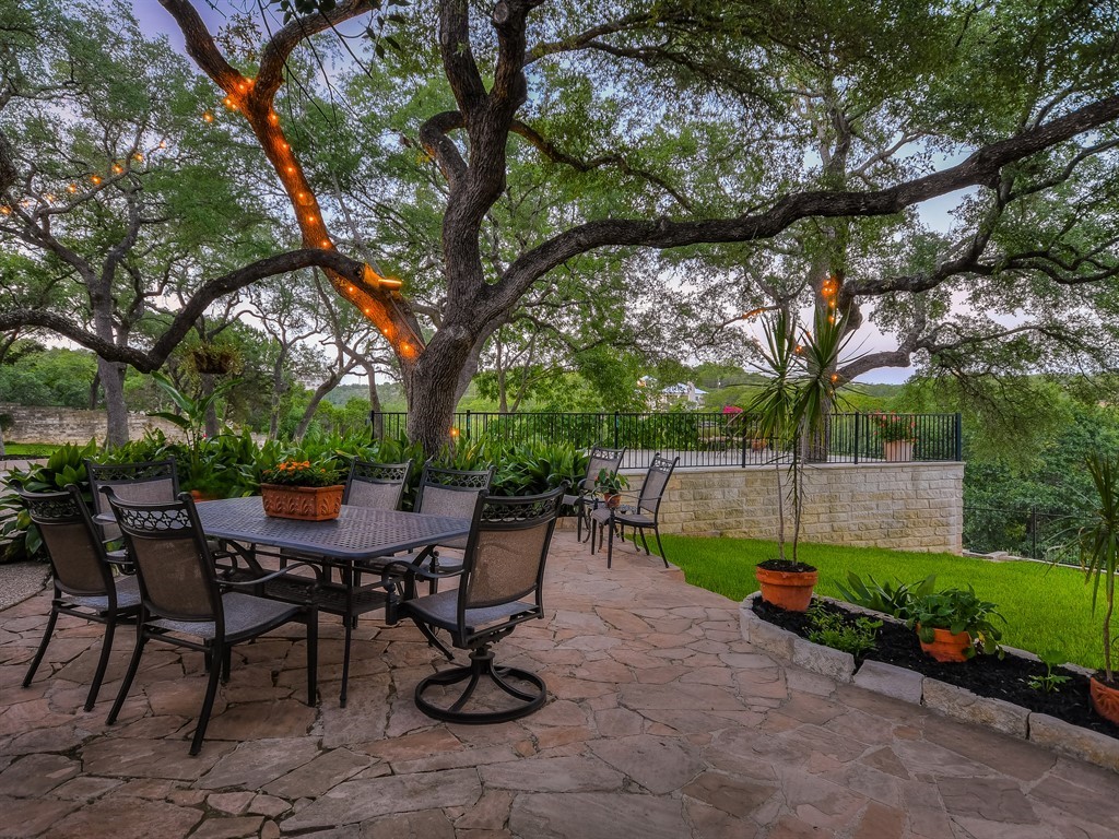 805 Crystal Mountain Drive Austin, TX 78733 - Photo 32 of 38