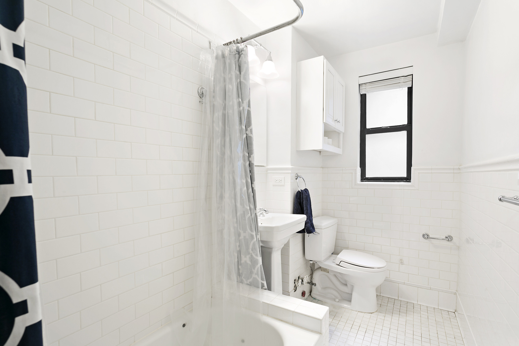 319 East 50th Street, Unit 6A Manhattan, NY 10022 - Photo 4 of 5