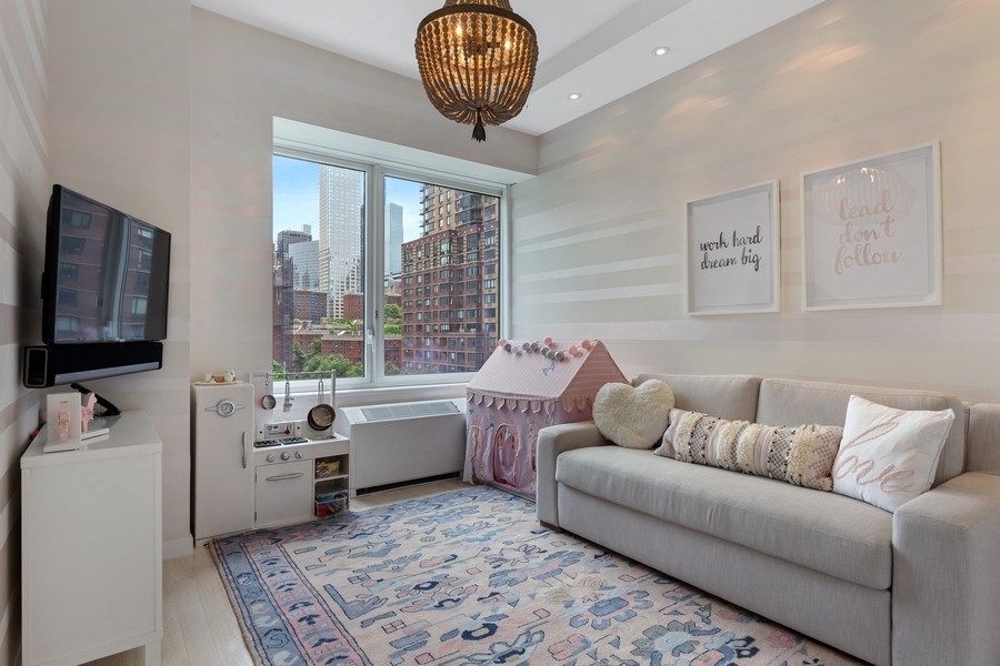 80 Riverside Boulevard, Unit 7J Manhattan, NY 10069 - Photo 11 of 17