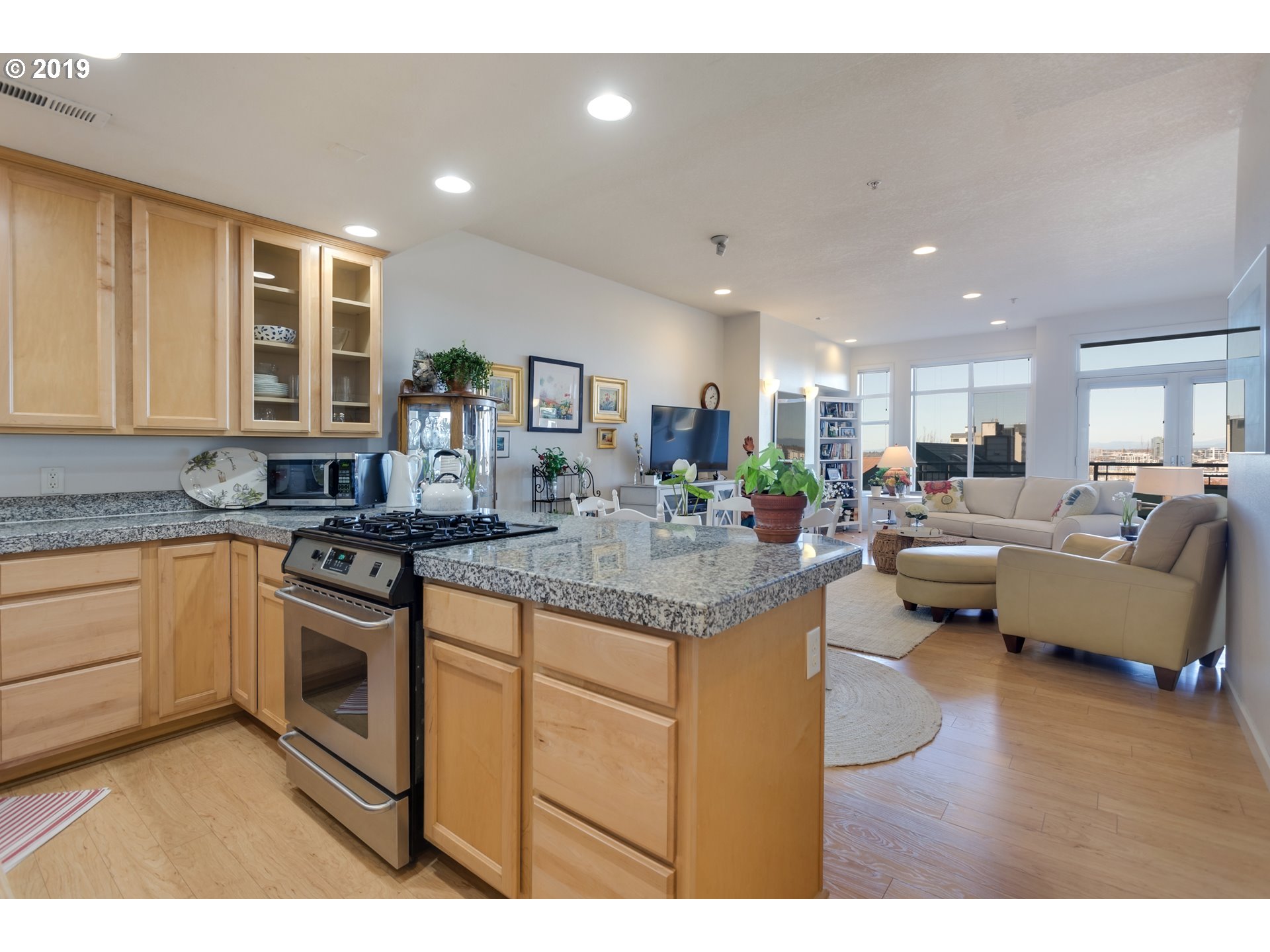 1815 Southwest 16th Avenue, Unit 203 Portland, OR 97201 - Photo 6 of 28 Gallery Image 6