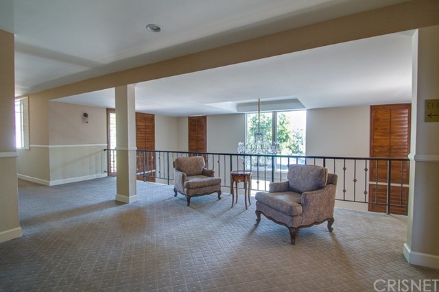 2385 Roscomare Road, Unit E10 Los Angeles, CA 90077 - Photo 4 of 18