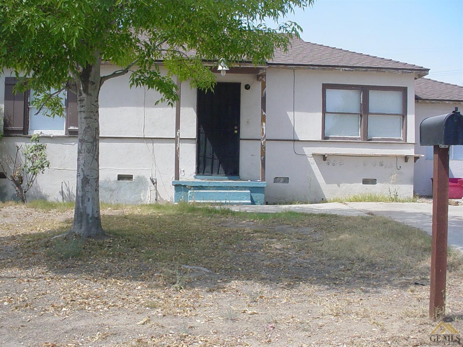 805 Fairfax Road Bakersfield, CA 93306 - Photo 1 of 13 Gallery Image 1