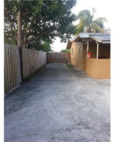 5648 Arthur Street Hollywood, FL 33021 - Photo 21 of 25