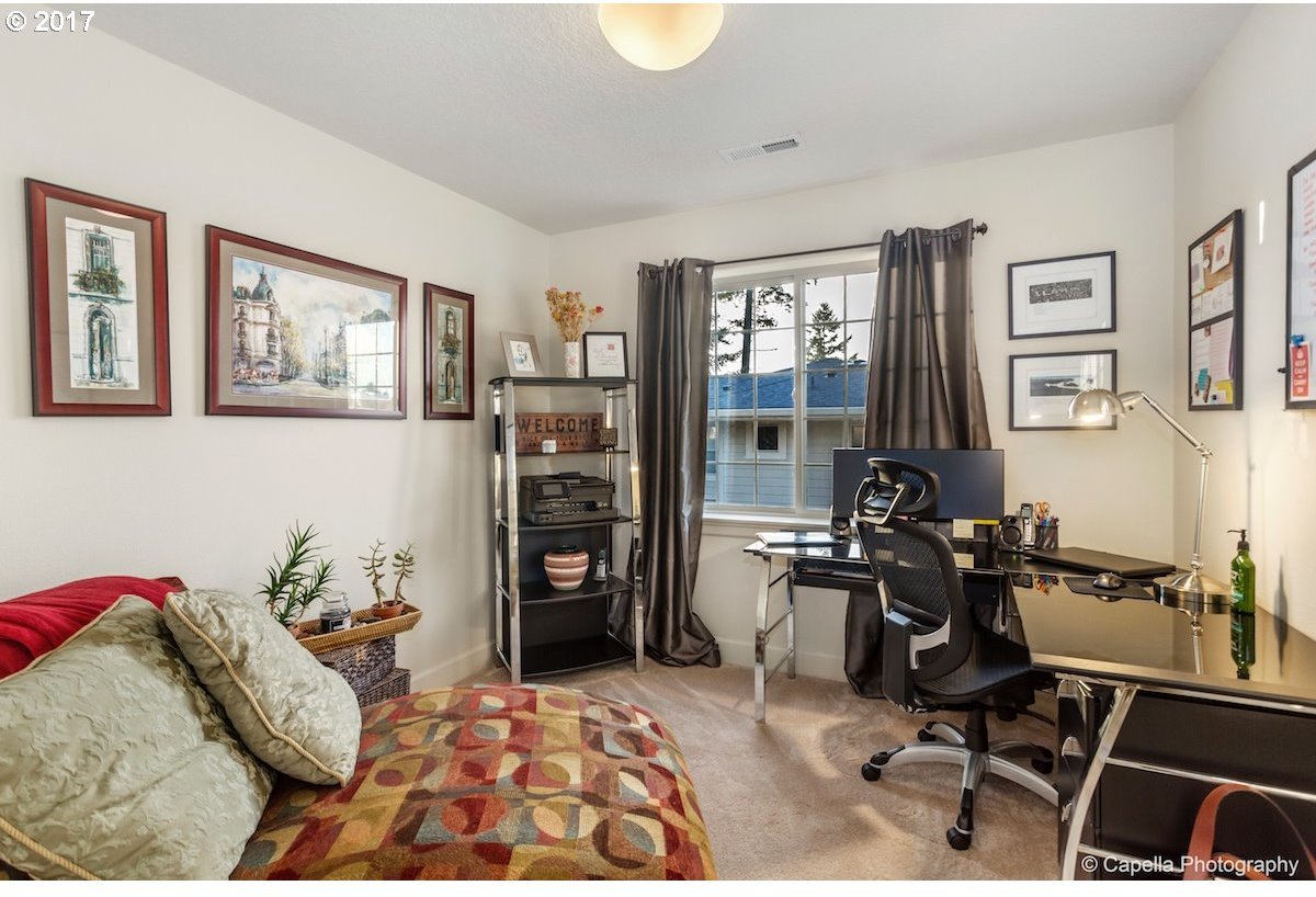 5406 Southwest Taylors Ferry Road Portland, OR 97219 - Photo 13 of 28
