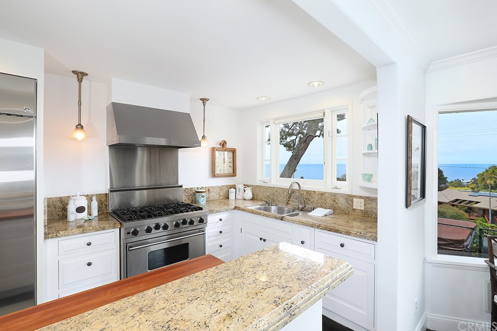 581 Diamond Street Laguna Beach, CA 92651 - Photo 7 of 51