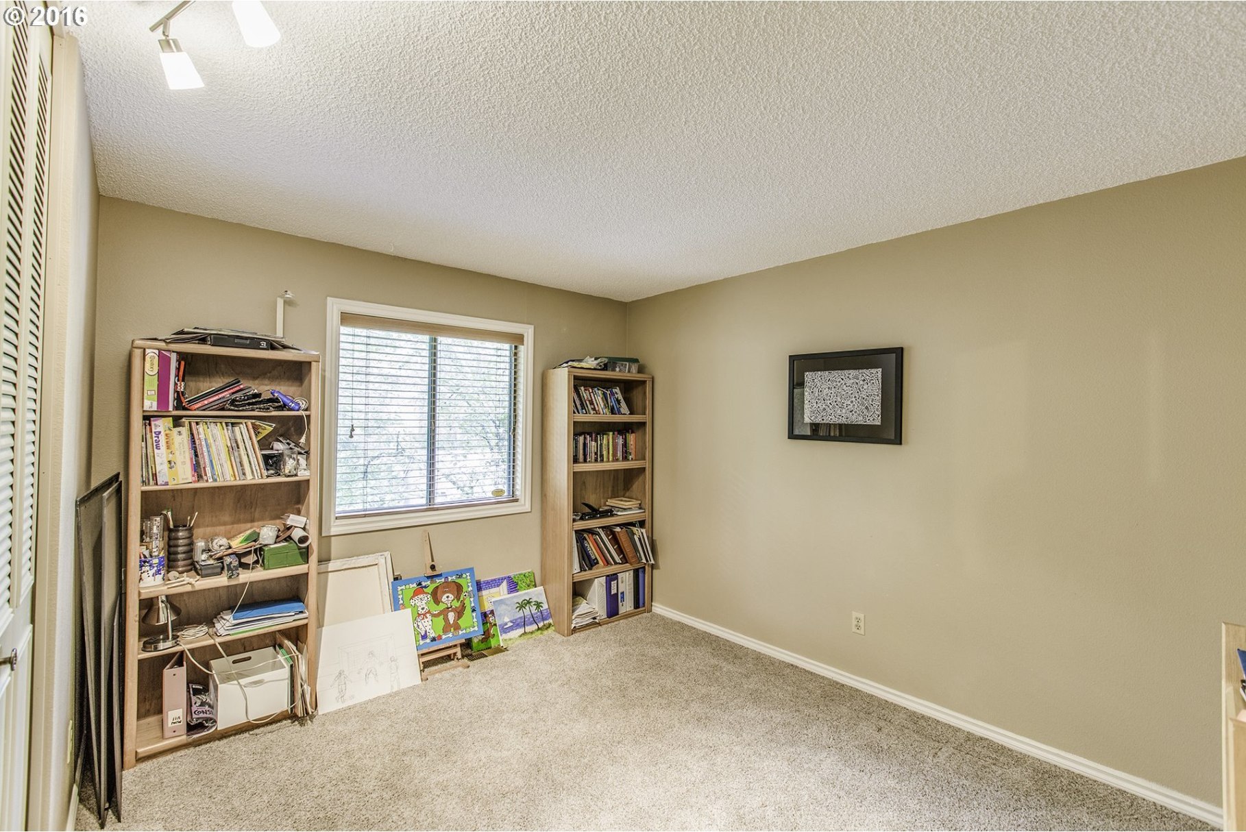 9905 Southwest Quail Post Road Portland, OR 97219 - Photo 22 of 29 Gallery Image 22