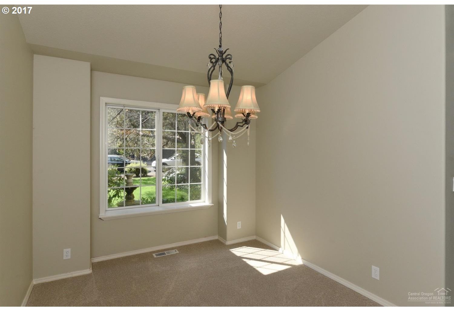 2668 Northwest Strath Way Bend, OR 97703 - Photo 11 of 24 Gallery Image 11