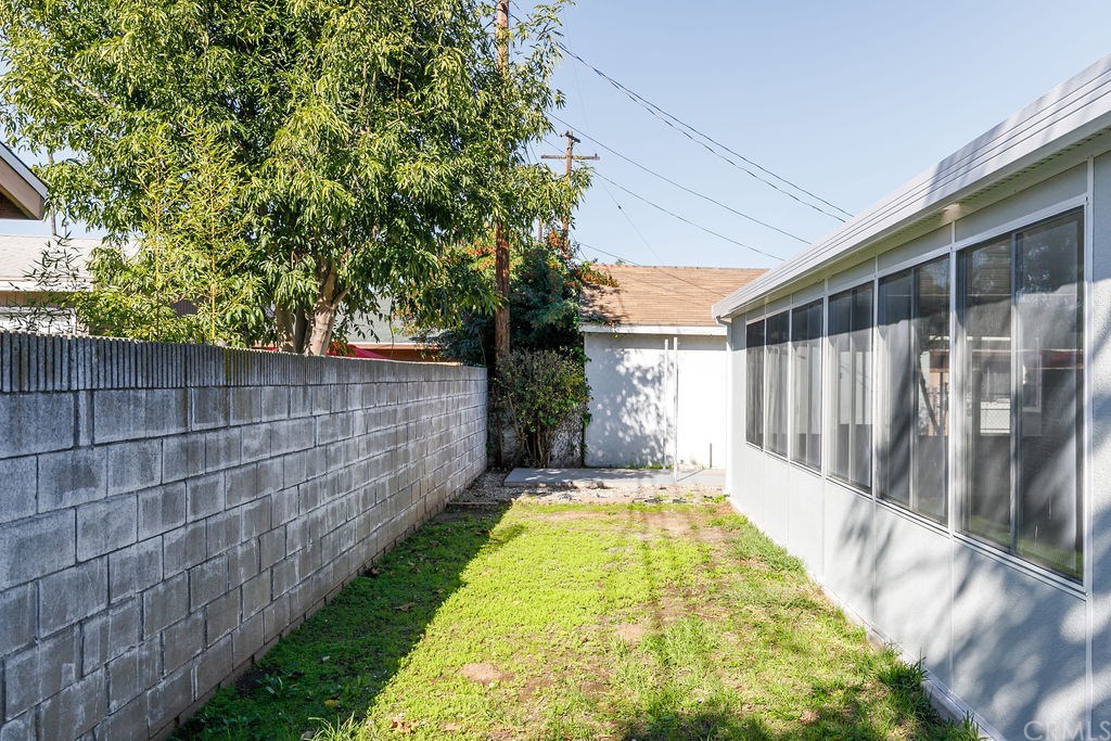 15609 South Haskins Avenue Compton, CA 90220 - Photo 17 of 22