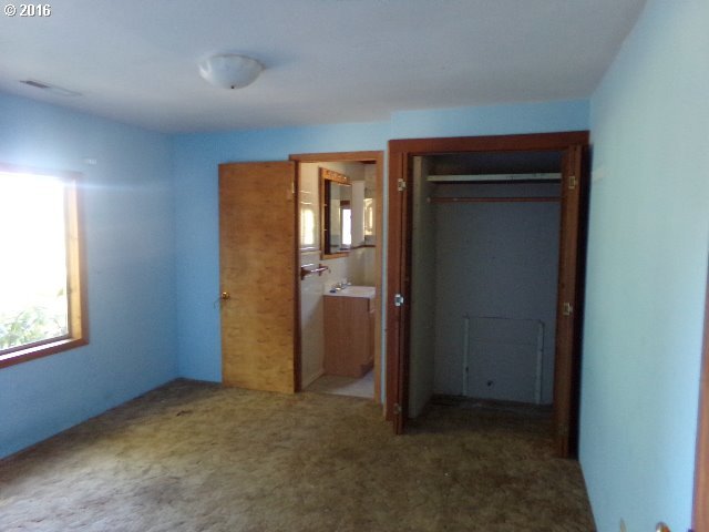 7021 Nonpareil Road Sutherlin, OR 97479 - Photo 5 of 12