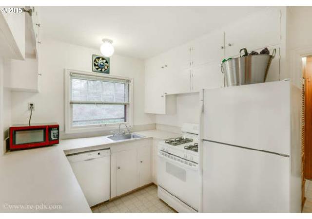 2601 Southwest Custer Street Portland, OR 97219 - Photo 5 of 16 Gallery Image 5