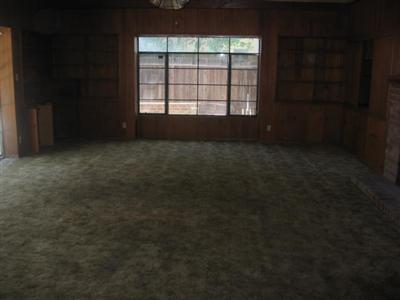 1727 Baker Street Bakersfield, CA 93305 - Photo 10 of 15