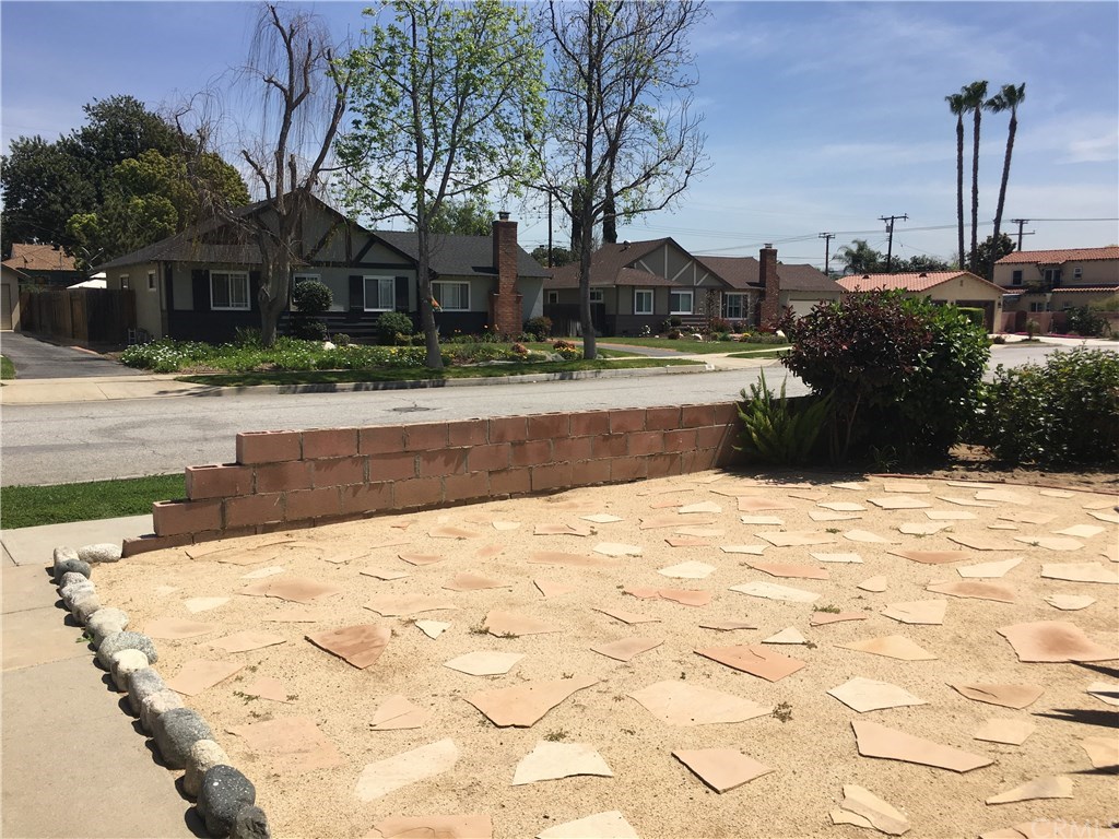 565 East Benbow Street Covina, CA 91722 - Photo 10 of 12 Patio are on side of house