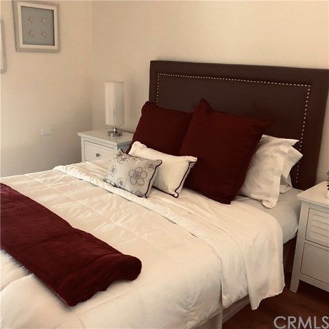 $320,000 | 1570 Glenview Road, Unit M1271K, Seal Beach, CA 90740