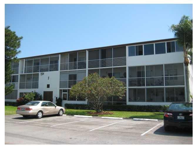 246 Mansfield East, Unit 246 Boca Raton, FL 33434 - Photo 4 of 6