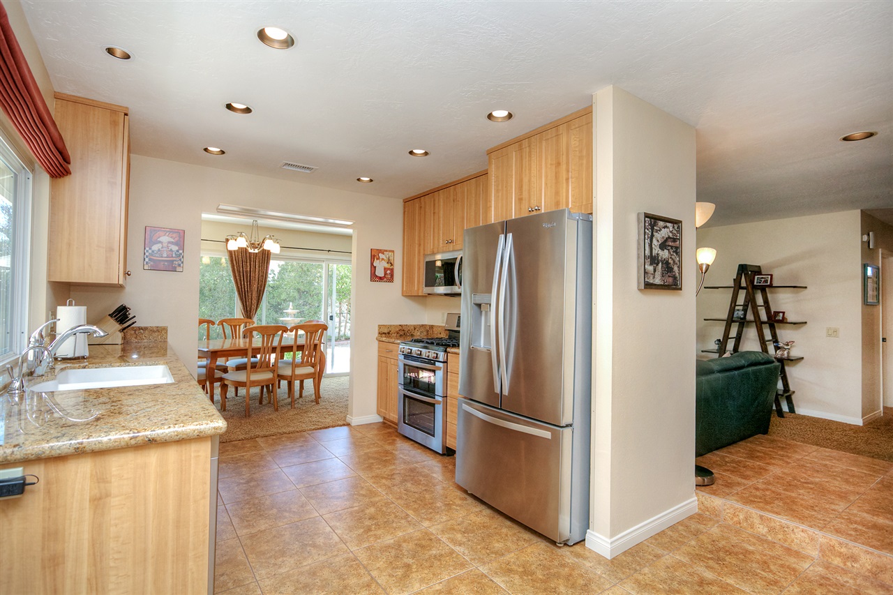 104 Roper Court Encinitas, CA 92024 - Photo 15 of 24 Gallery Image 15