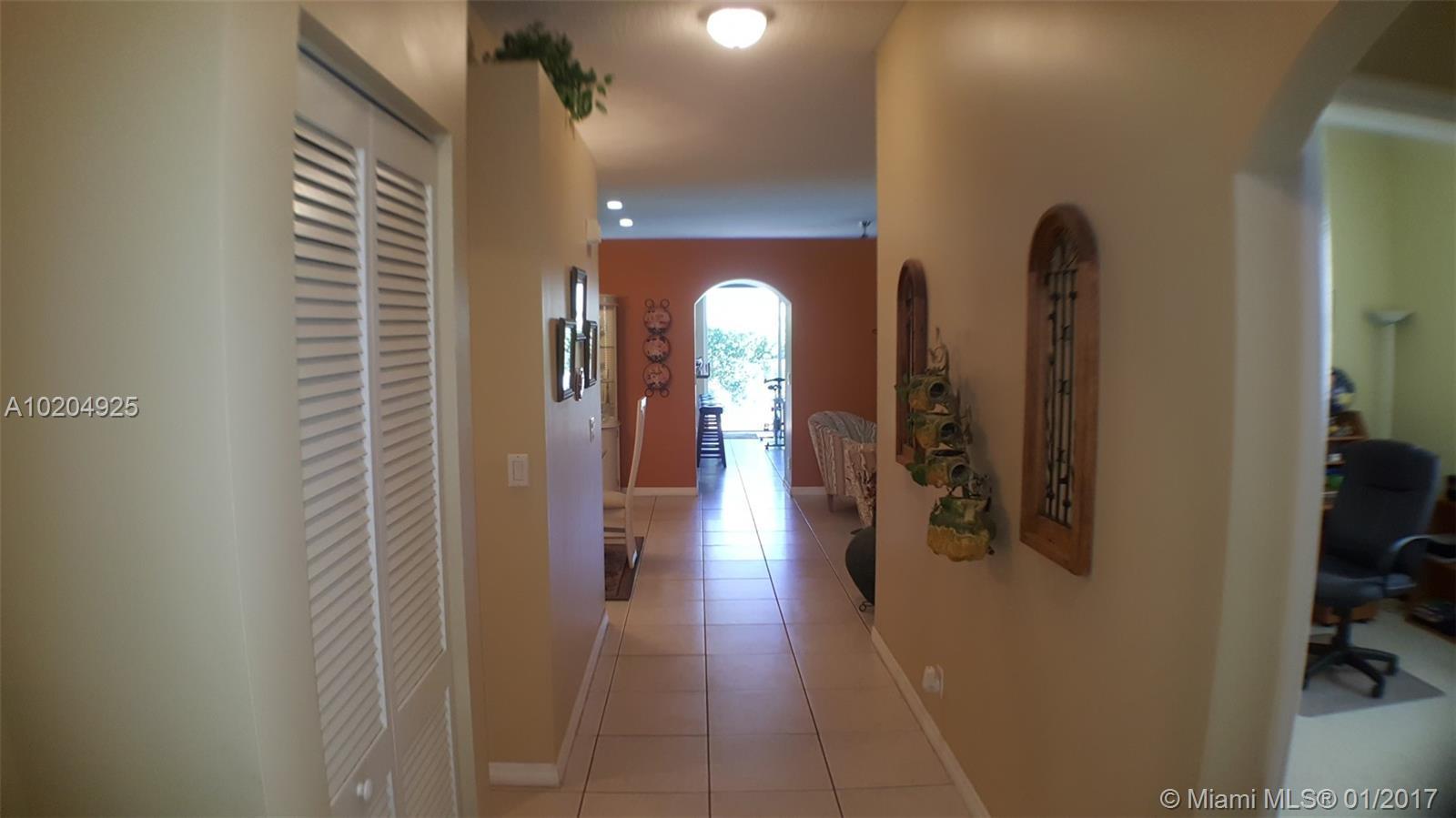 Encantada Pembroke Pines, FL 33029 - Photo 9 of 32