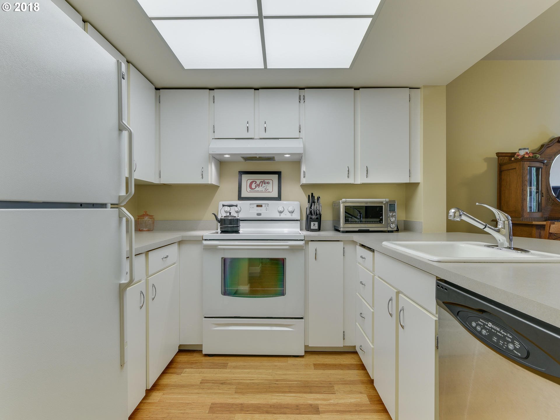 6685 West Burnside Road, Unit 313 Portland, OR 97225 - Photo 4 of 31 Gallery Image 4