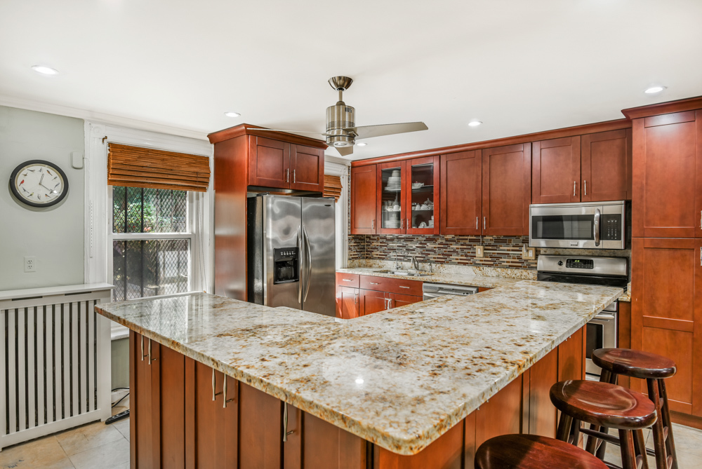 200 Van Buren Street, Unit TWNHSE Brooklyn, NY 11221 - Photo 6 of 13