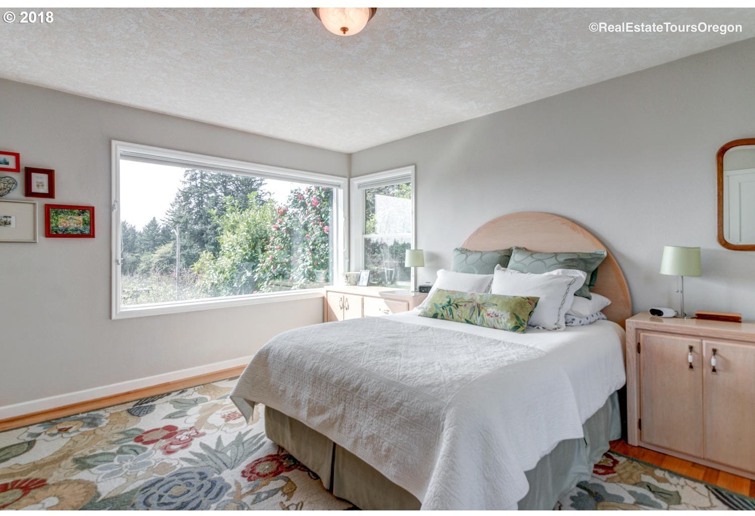 2216 Southwest Sunset Drive Portland, OR 97239 - Photo 11 of 32 Gallery Image 11