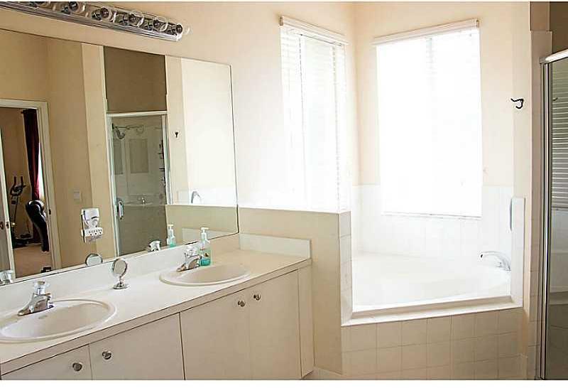 22033 Southwest 95th Place Miami, FL 33190 - Photo 14 of 18
