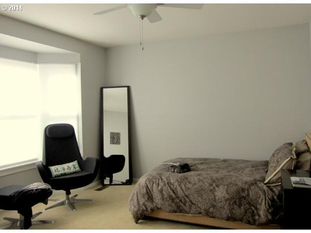 1315 Southeast Oak Street Portland, OR 97214 - Photo 9 of 16