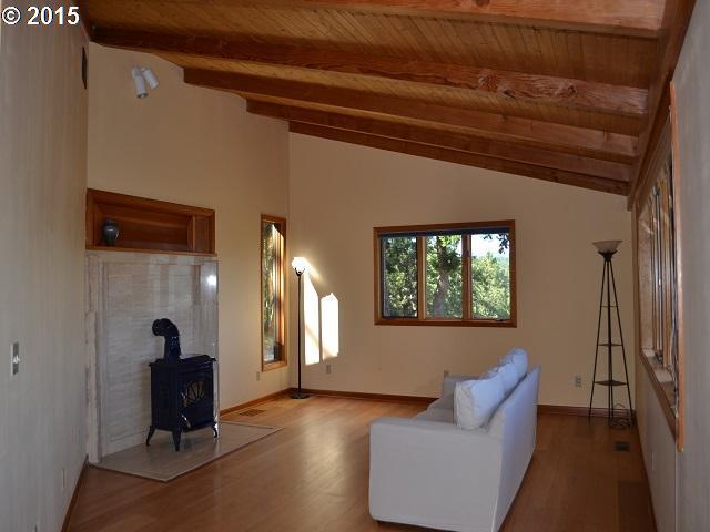 1860 Paradise Ridge Place Mosier, OR 97040 - Photo 15 of 30 Gallery Image 15