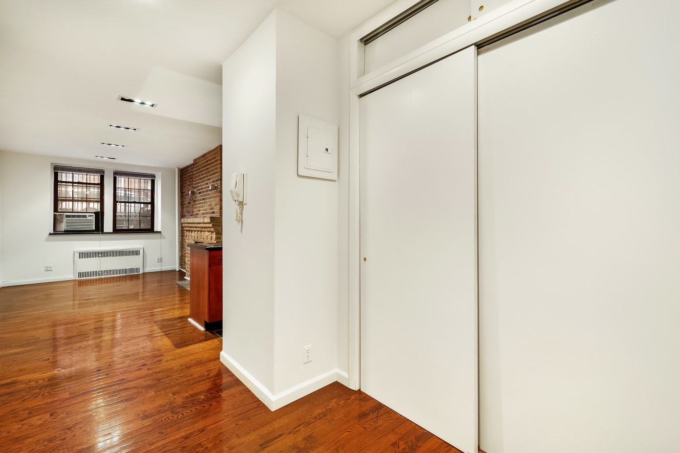 47 Jane Street, Unit 1 Manhattan, NY 10014 - Photo 2 of 4