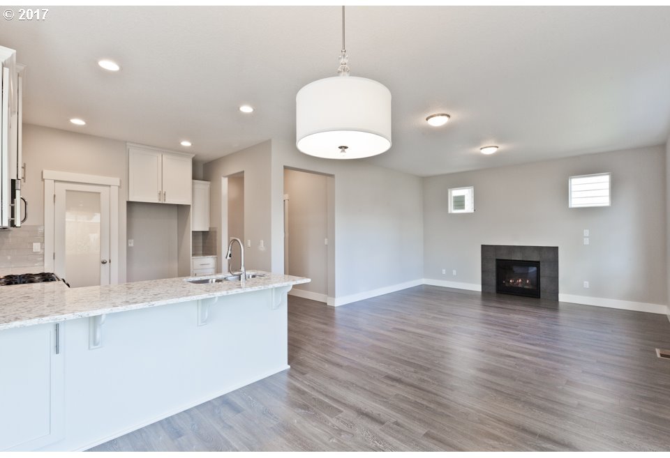 20178 Southwest Kinnaman Road Beaverton, OR 97078 - Photo 6 of 29 Gallery Image 6