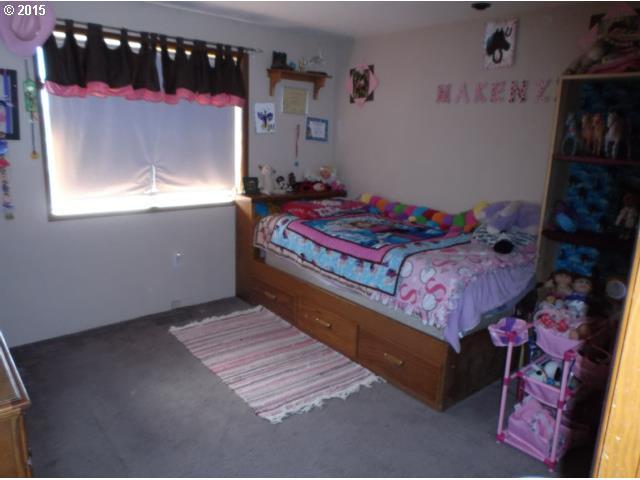 831 Southwest 10th Street Pendleton, OR 97801 - Photo 12 of 14